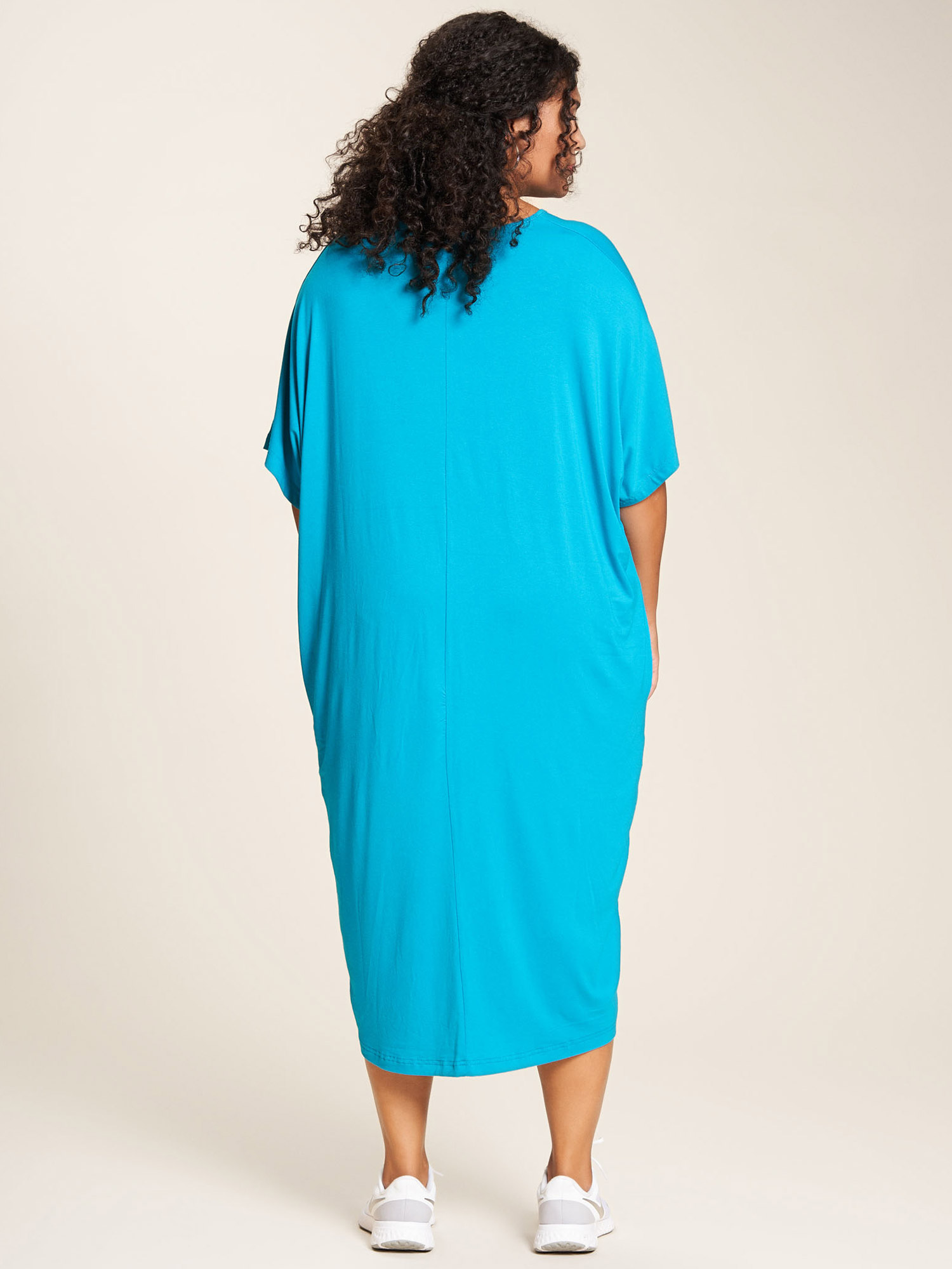 Trine - Lækker turkis kjole i viskose jersey fra Studio