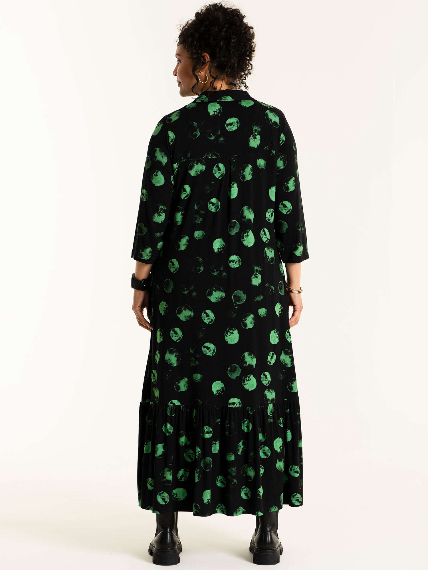 SISSI - Sort kjole i viskose jersey med grønt mønster fra Studio
