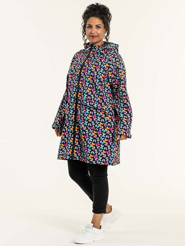 LOTTE - Sort softshell jakke med sommerfugle print fra Studio