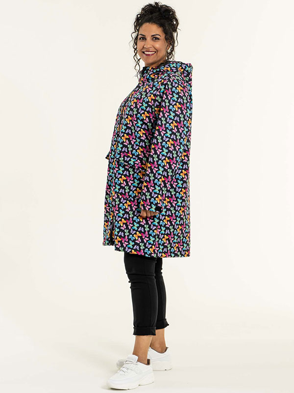 LOTTE - Sort softshell jakke med sommerfugle print fra Studio