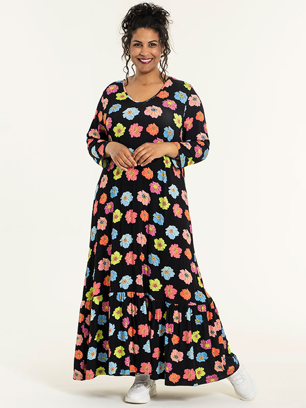 SISSI - Sort kjole i viskose jersey med blomster print fra Studio
