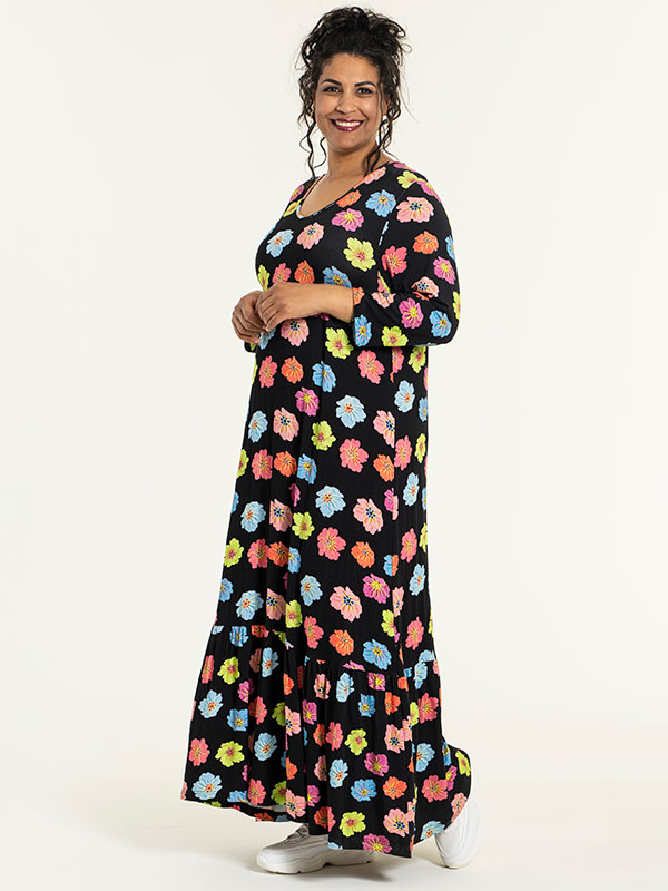 SISSI - Sort kjole i viskose jersey med blomster print fra Studio