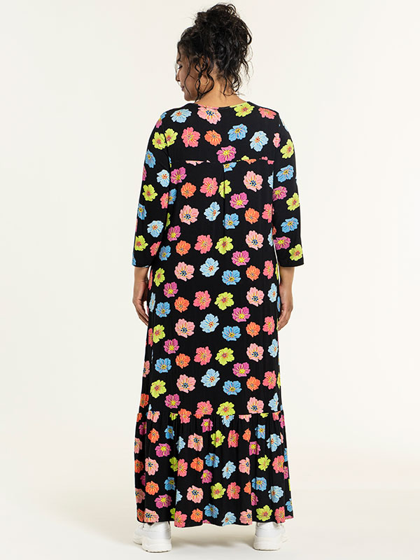 SISSI - Sort kjole i viskose jersey med blomster print fra Studio