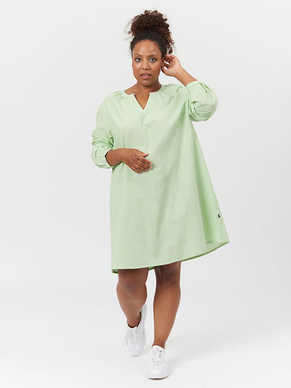 BERGIT - Grøn bomulds tunika med fine striber fra Adia