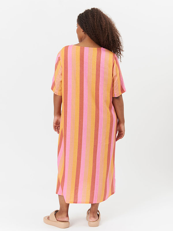 BRENDA - Orange og lyserød stribet kjole fra Adia