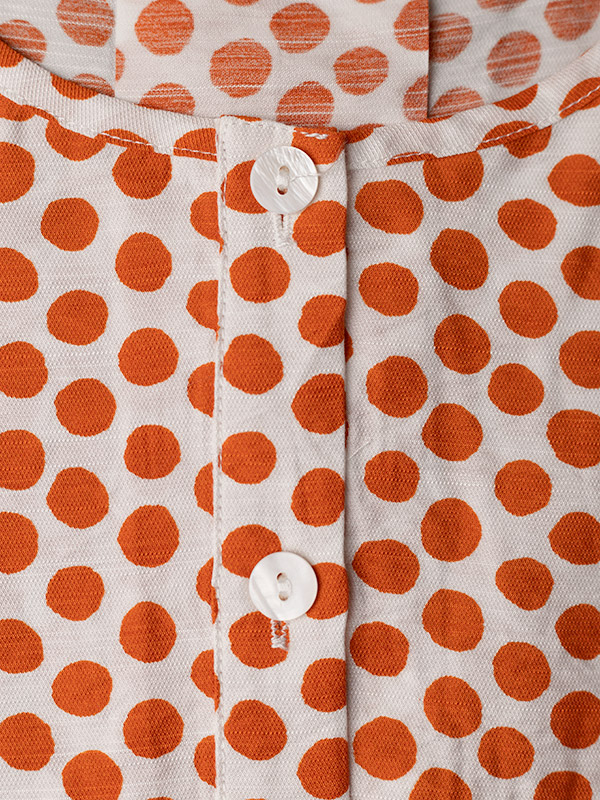 KIRSE - Hvid skjorte med orange prikker fra Gozzip