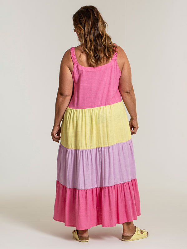 NABILA - Lang kjole med brede striber fra Gozzip