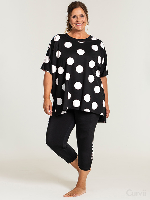 STELLA - Sort over size bluse med hvide bomber fra Gozzip Black