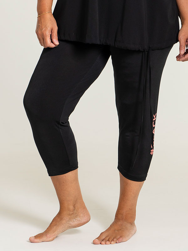 MONICA - Sorte 3/4 leggings med print fra Gozzip Black