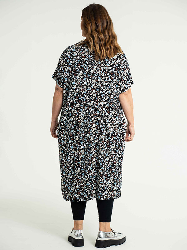 PIL - Sort jersey kjole med flot print fra Gozzip