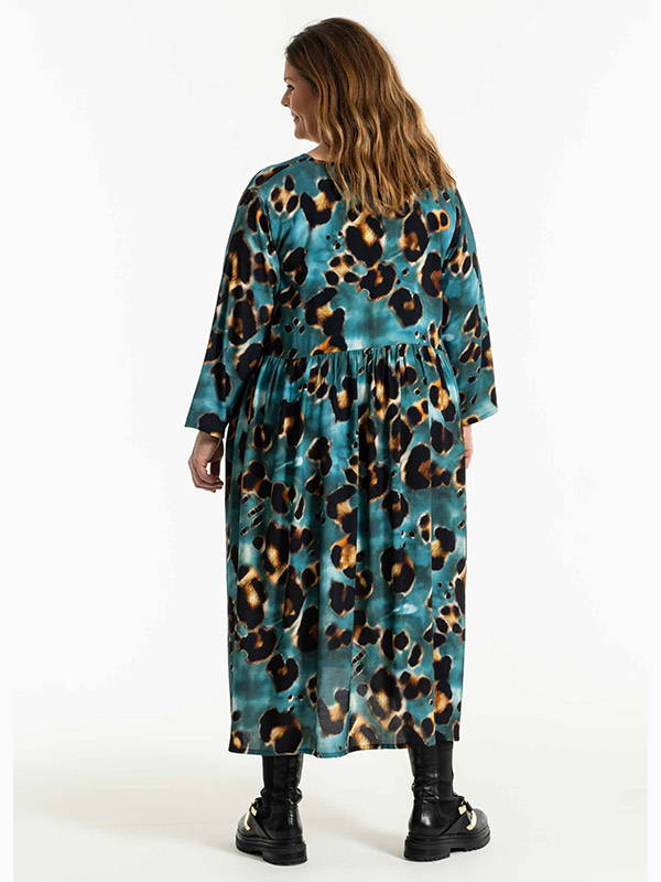 BEA - Petroleumsblå kjole med leopardprint fra Gozzip