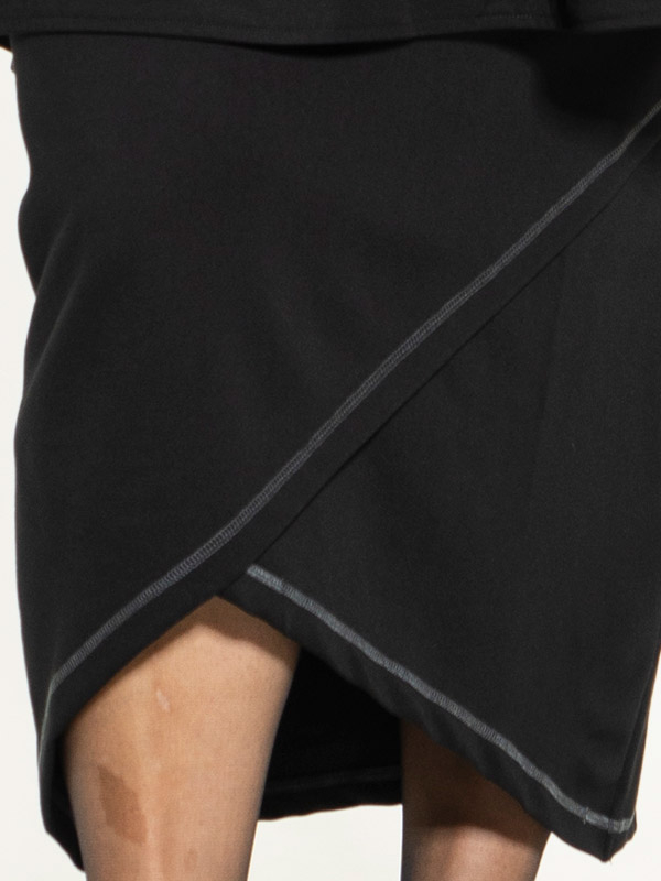 CARIS - Sort nederdel i kraftig bomulds jersey fra Gozzip Black