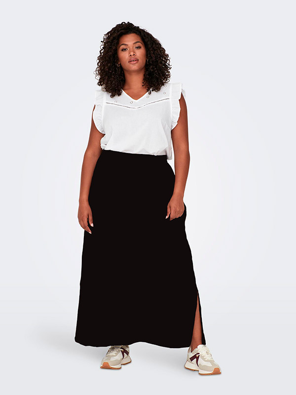NOVA - Lang sort nederdel med slids fra Only Carmakoma