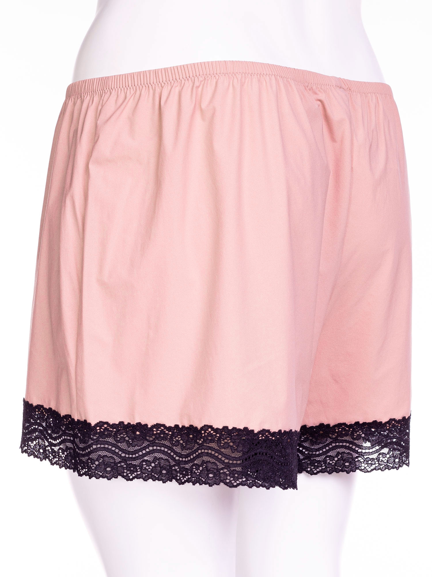 Natshorts i smuk rosa farve med sorte blonder fra Plaisir