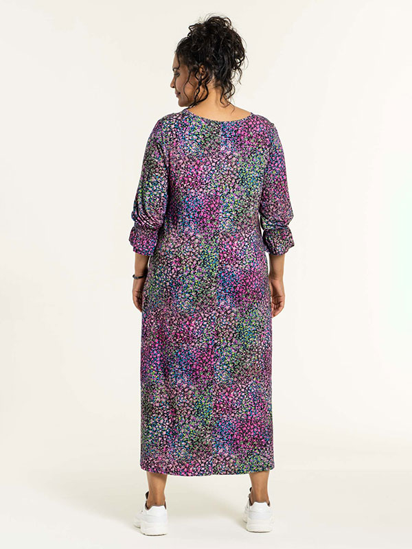 Bodil - Lang jersey kjole i lilla print med små blomster fra Studio