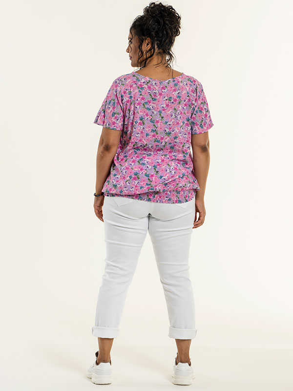 Camilla - Pink viskose bluse med blomster print og elastikkant fra Studio