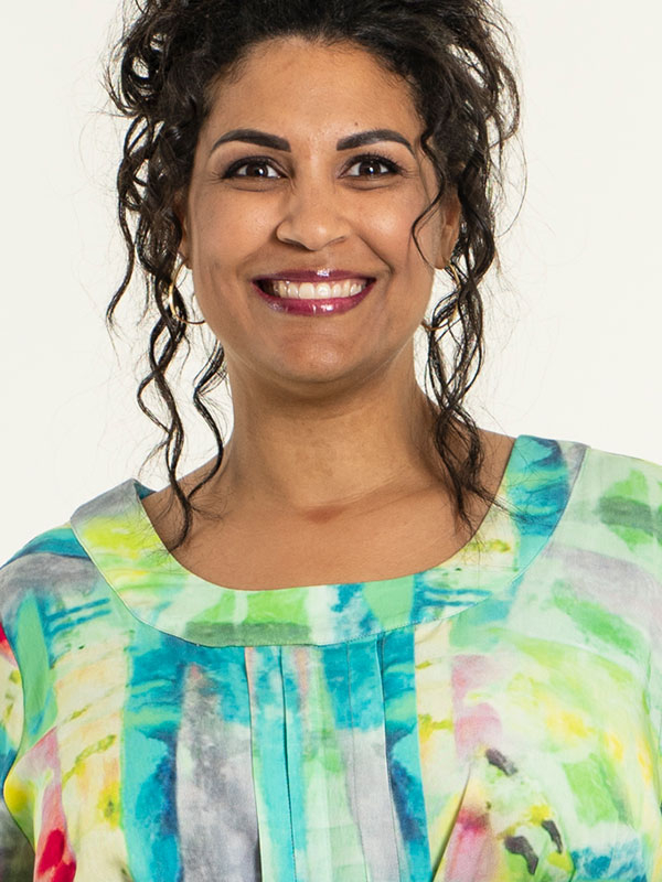 HEIDI - Viskose bluse med print i klare farver fra Studio