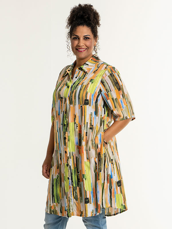 ADIA - Skjorte tunika i mønstret viskose fra Studio