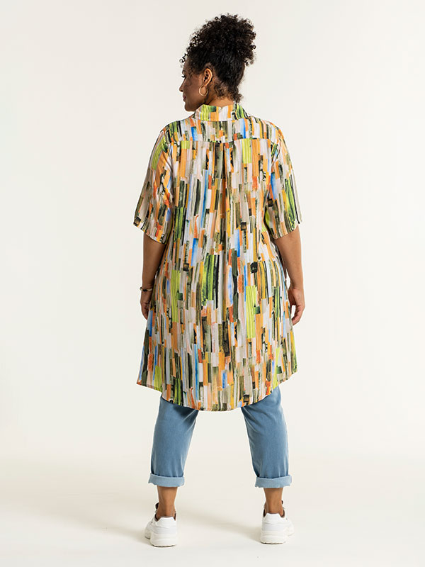 ADIA - Skjorte tunika i mønstret viskose fra Studio