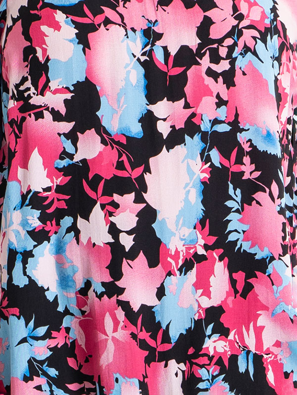 CHRISTINE - Sort bluse med blå og lyserøde blade fra Studio