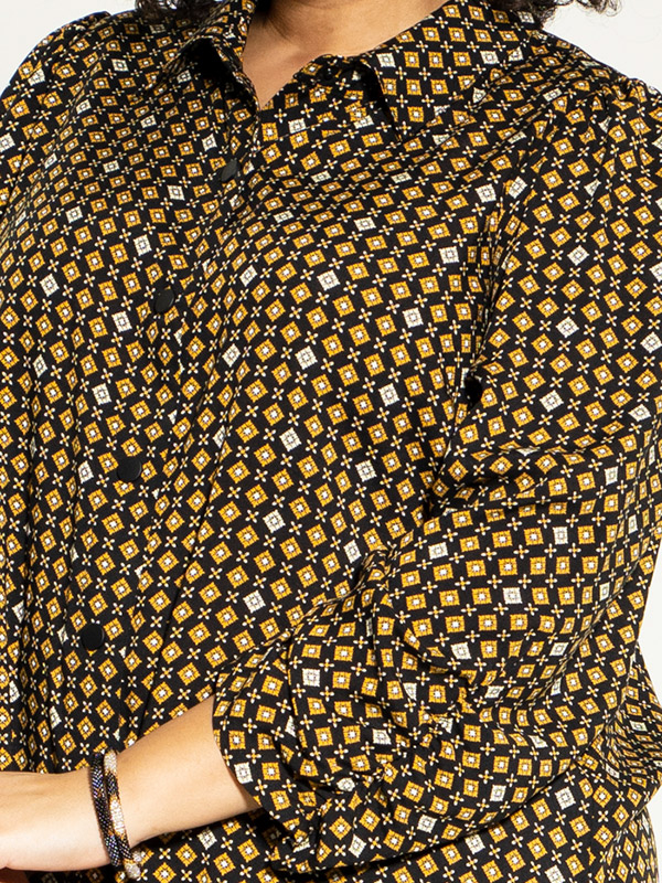 Lee - Skjortekjole med gult grafisk print fra Studio