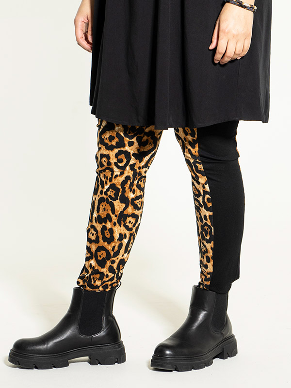 IRENE - Strækbare leggings med leopardmønster fra Studio