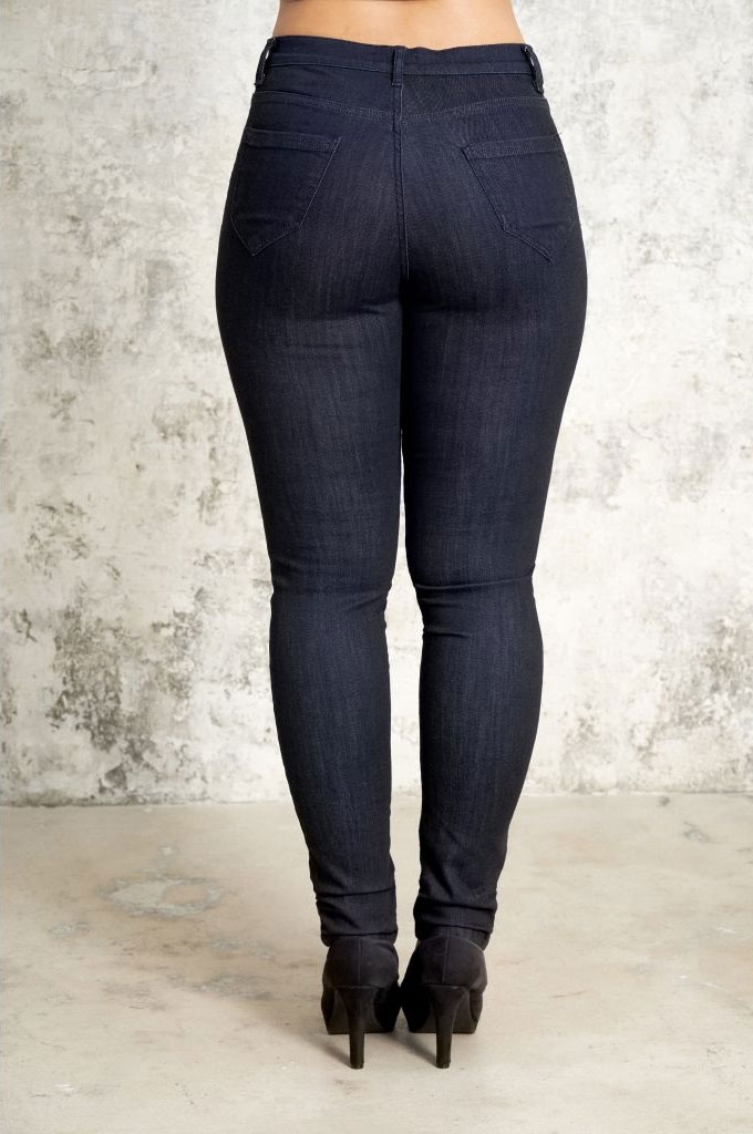Mørkeblå Carmen denim jeans med kort benlængde fra Studio