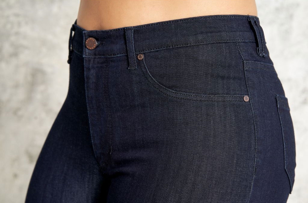 Mørkeblå Carmen denim jeans i lang benlængde fra Studio
