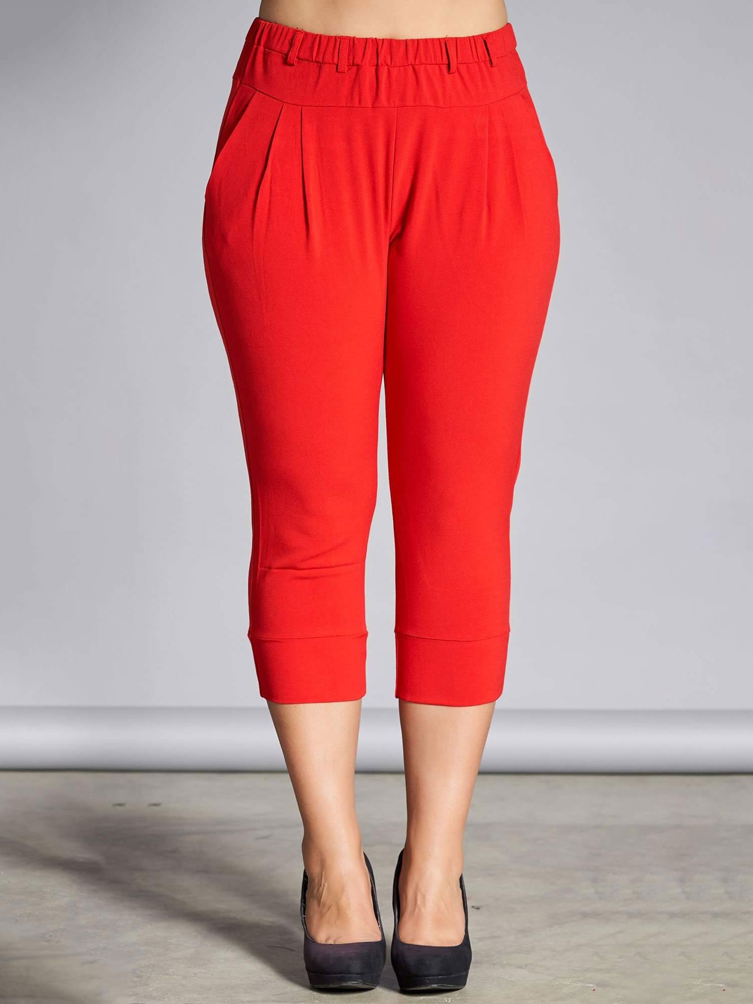 Klassiske røde capri bukser med lommer fra Studio