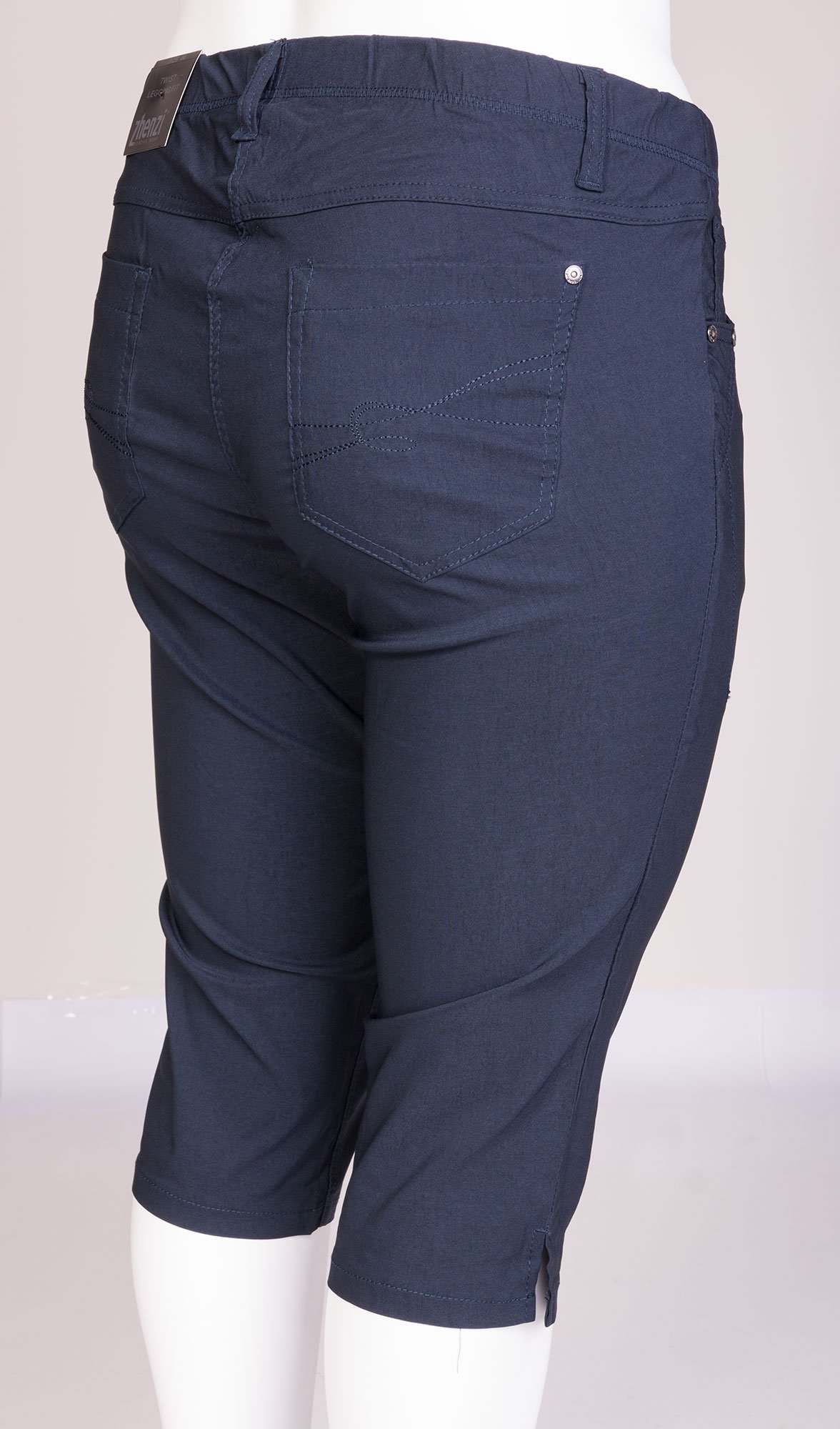 Marinbeblå twist capri bukser med smarte syninger fra Zhenzi