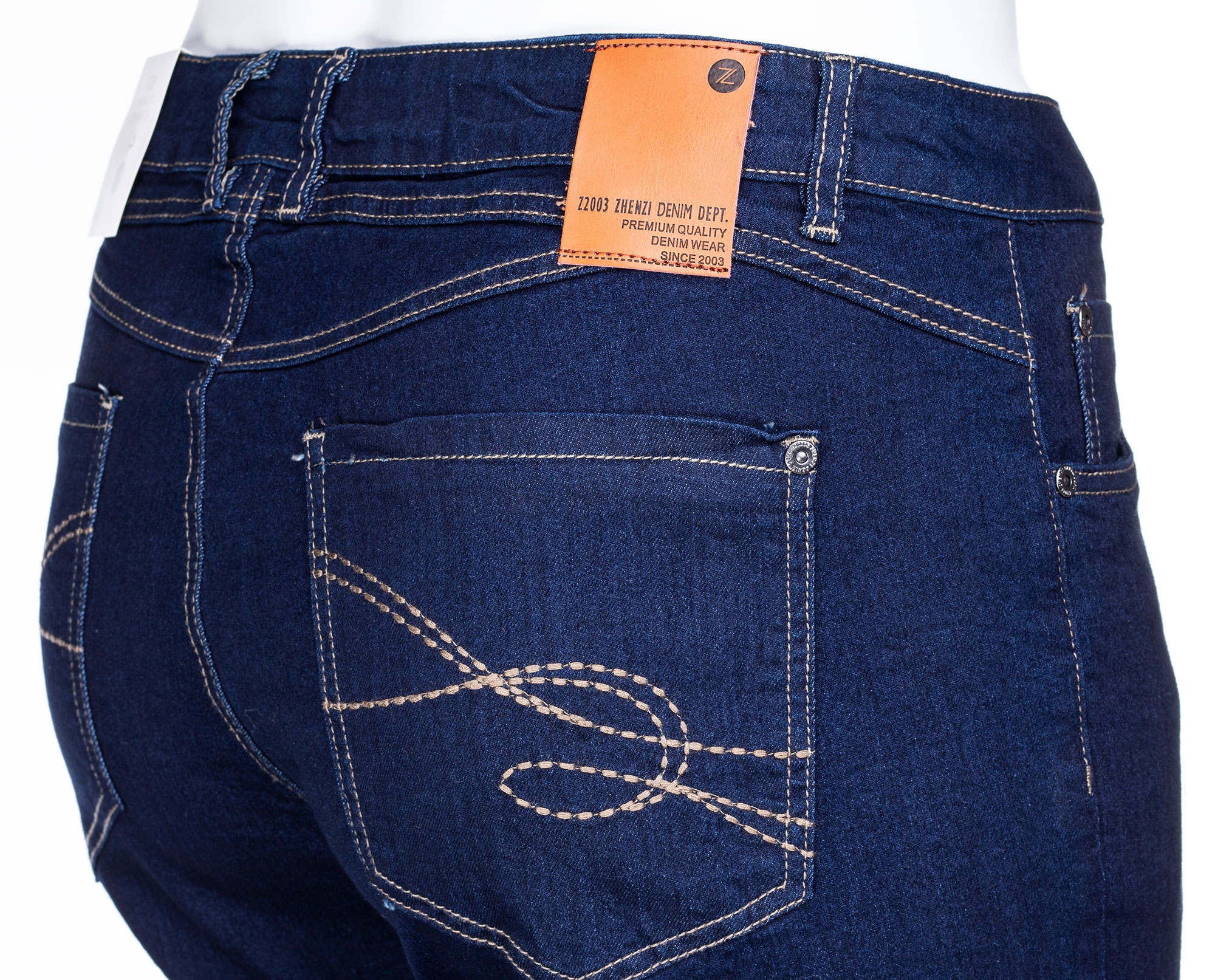 Step jeans i mørkeblå denim med lang benlængde fra Zhenzi