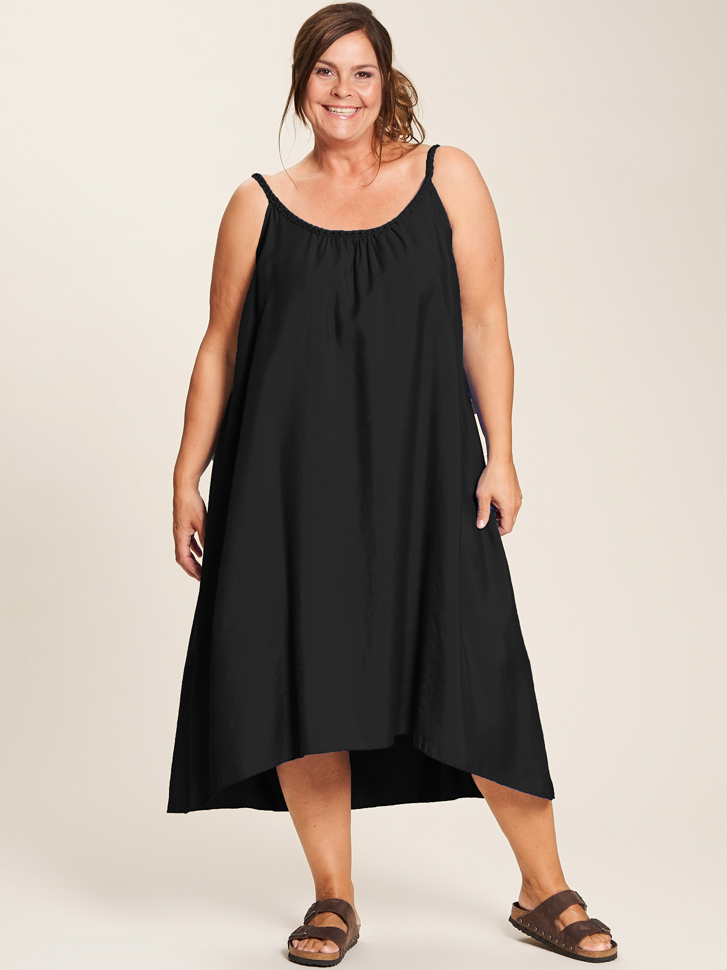 Billede af Gozzip Amalie - Sød sort viskose strop kjole, 54-56 / XL