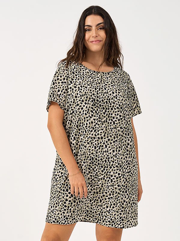 ILISE - Jerseykjole med hvitt og svart print