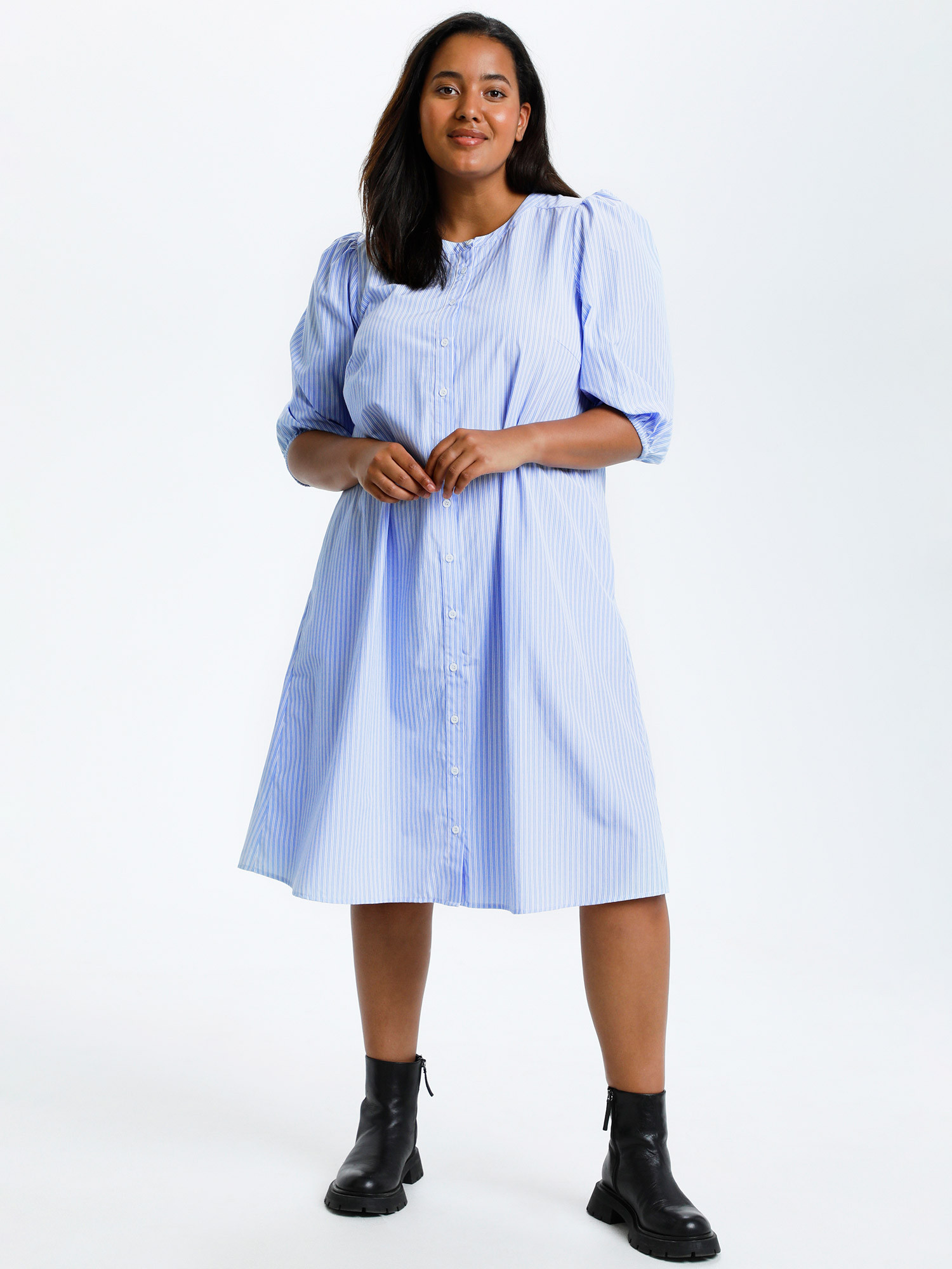 KChemma - Vacker blå rutig klänning
