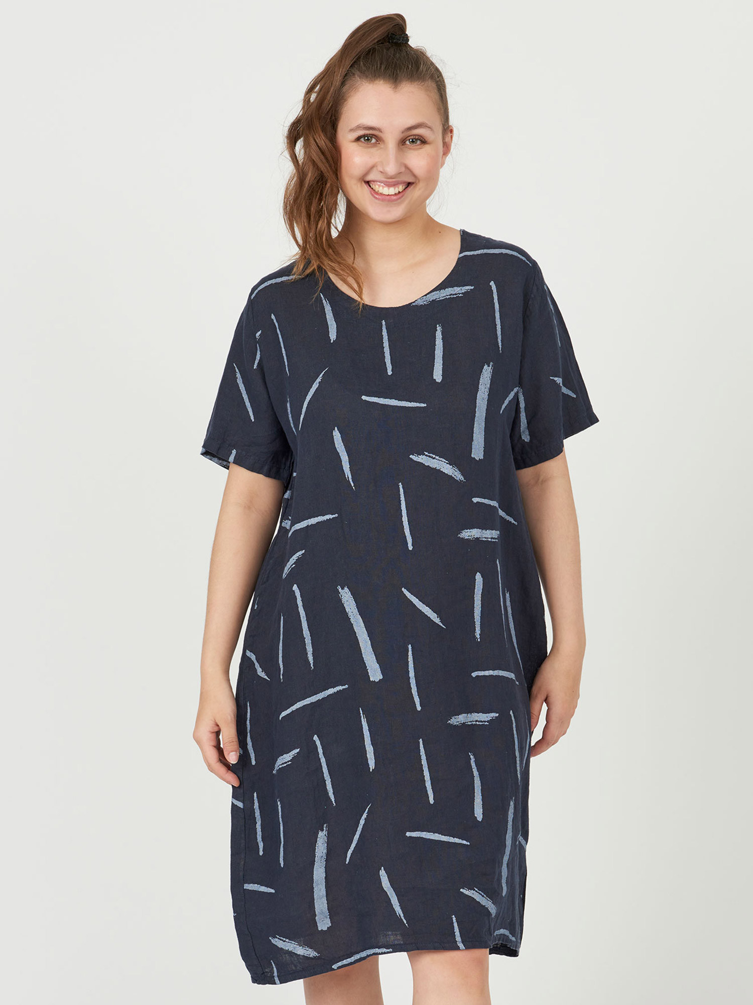 Haldis - Lin kjole med mønster