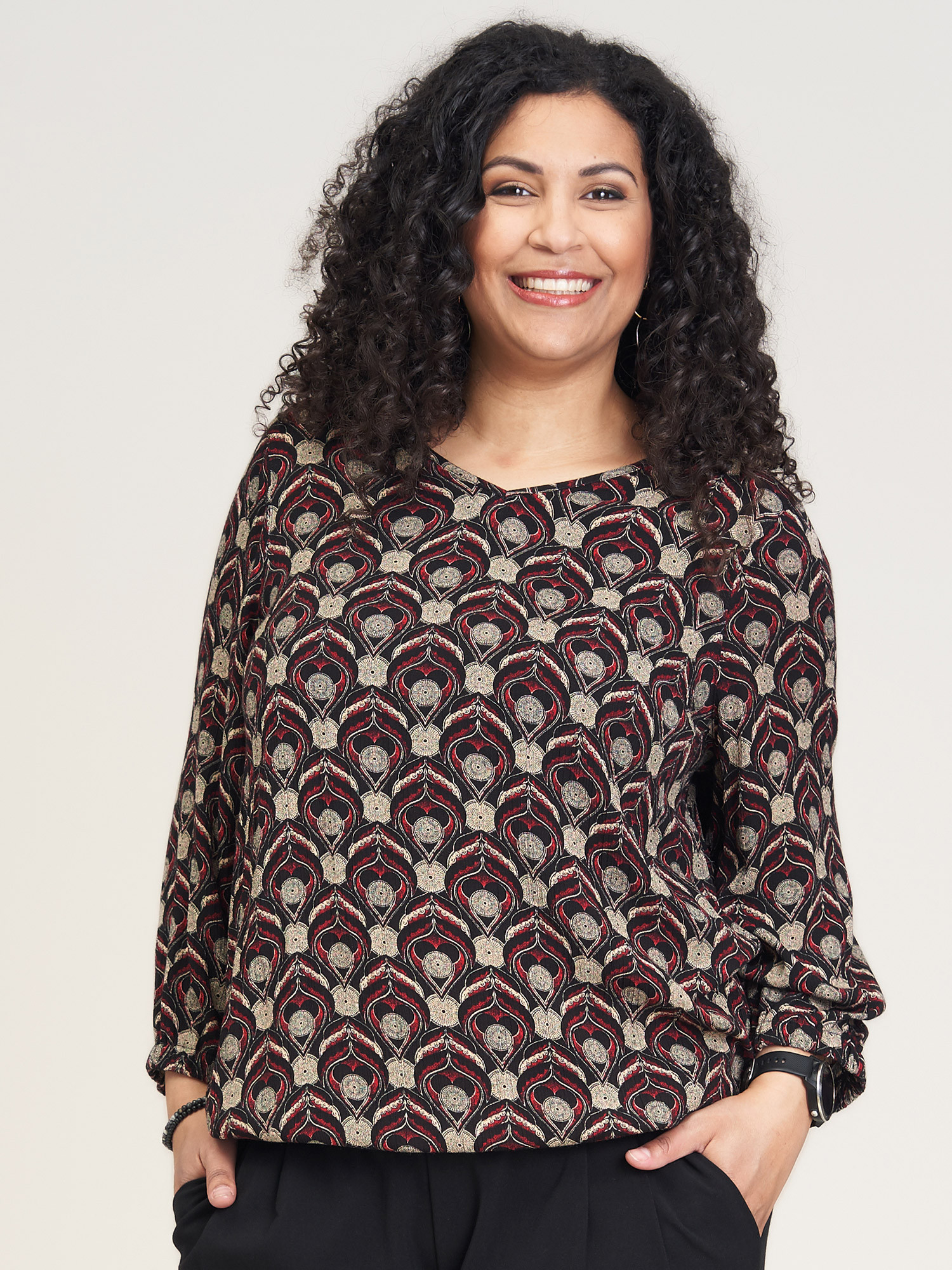 Bluse Med V-hals Og Print I Varme Farger