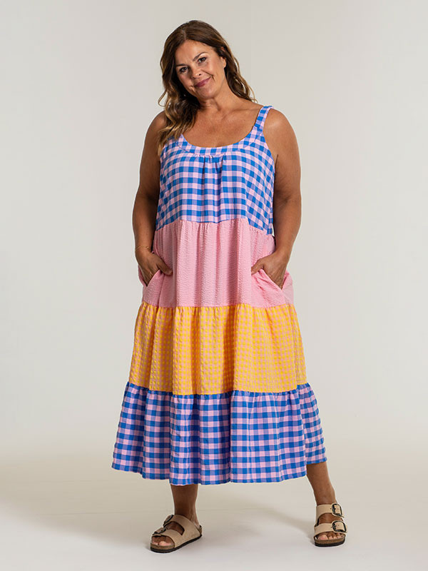 NABILA - Lang kjole med brede striper