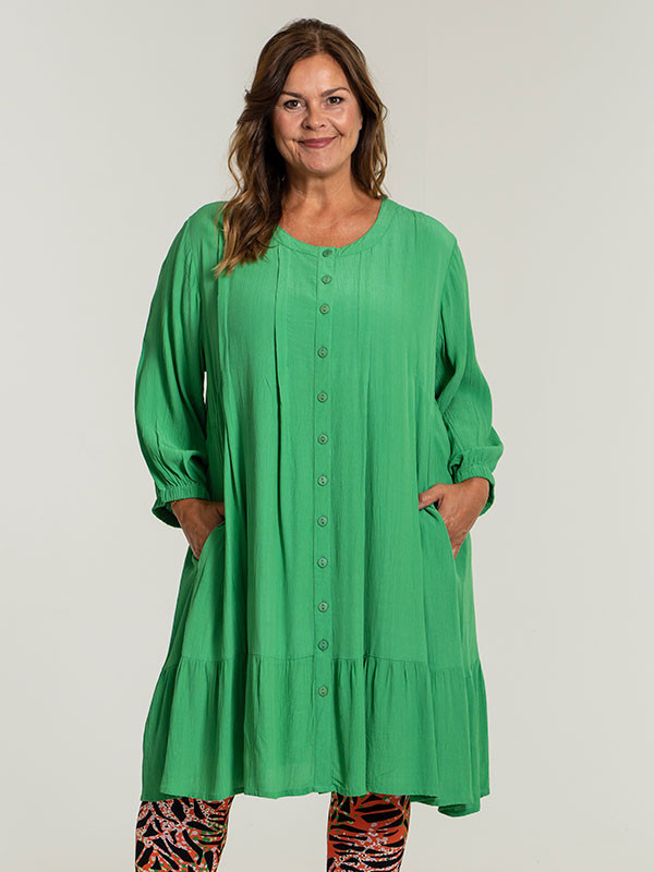 SUSSIE - Lång grön klänning i 100% viskos