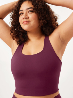 PALOMA - Plus Size Top fra Girlfriend Collective