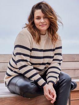 Kaffe Curve MILLA - Beige strik bluse med sorte striber
