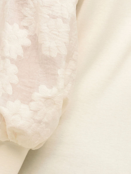 Kaffe Curve FELINA - Råhvid bluse med blomstrede organzaærmer