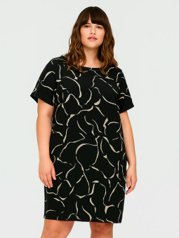 CARLUX - Plus Size Kjole fra Only Carmakoma