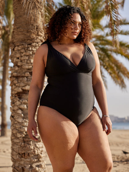 CLARA - Plus Size Badedragt fra Only Carmakoma