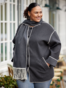 CARELBA - Plus Size Frakke fra Only Carmakoma