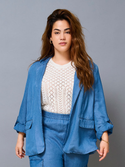 CARCHARIS - Plus Size Blazer fra Only Carmakoma