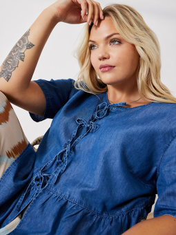 CARBEA - Plus Size Bluse fra Only Carmakoma