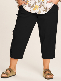 Gozzip Clara - Sorte capri bukser med flot knap detalje