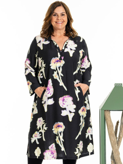 GINGSE - Plus Size Kjole fra Gozzip