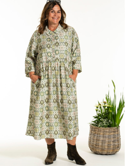 ANN-LOUISE - Plus Size Kjole fra Gozzip