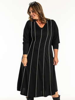 JO - Plus Size Kjole fra Gozzip